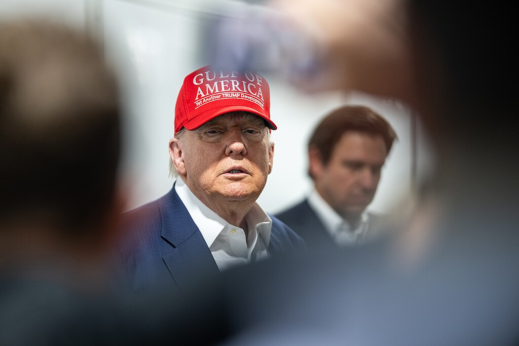 Трамп се заканува со испраќање американска војска во Нигерија, обвинувајќи ја земјата за масовно убивање на христијани