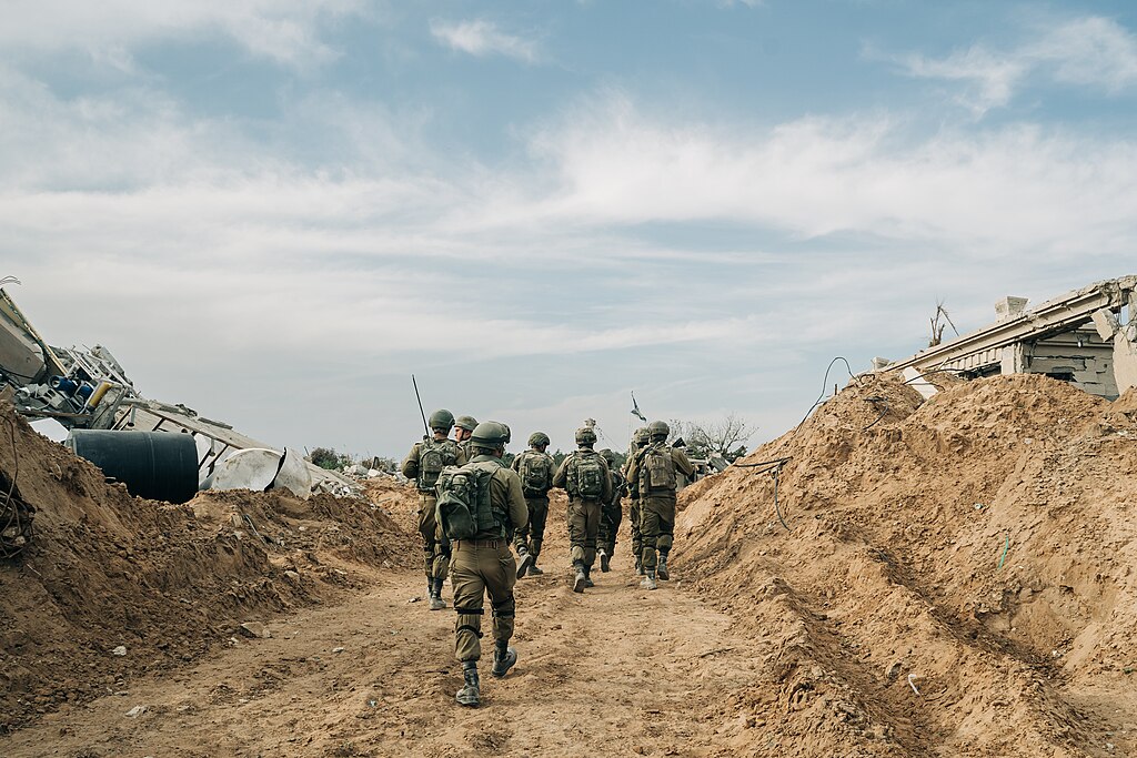 Уапсена воена адвокатка во Израел која сподели видео како израелски војници малтретираат палестински затвореник