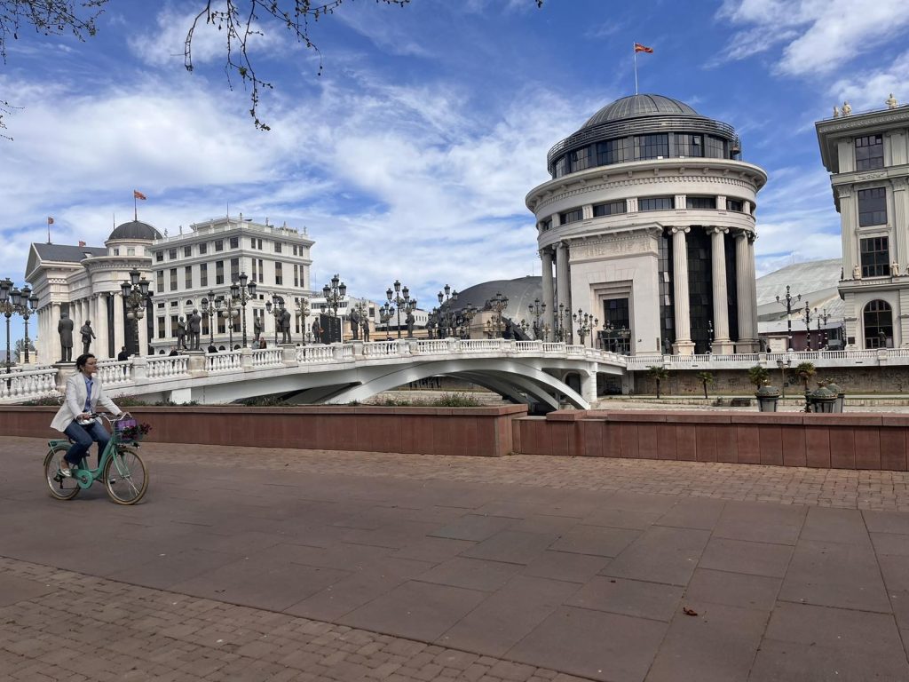 Доживотен затвор за Кавадарчанецот кој го уби брат му и го закопа во ров во шупа