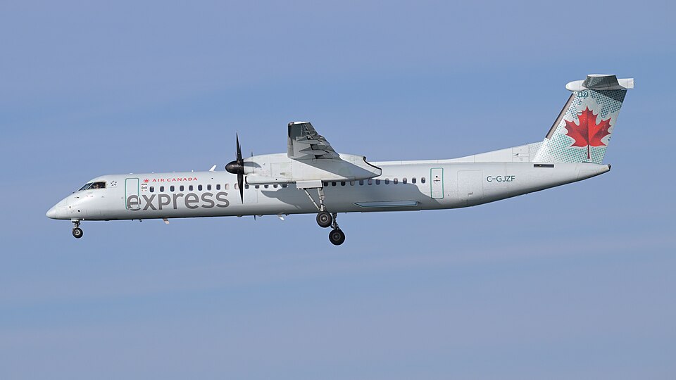 Трамп им ги одзема сертификатите на сите авиони произведени во Канада и се закани со нови царини