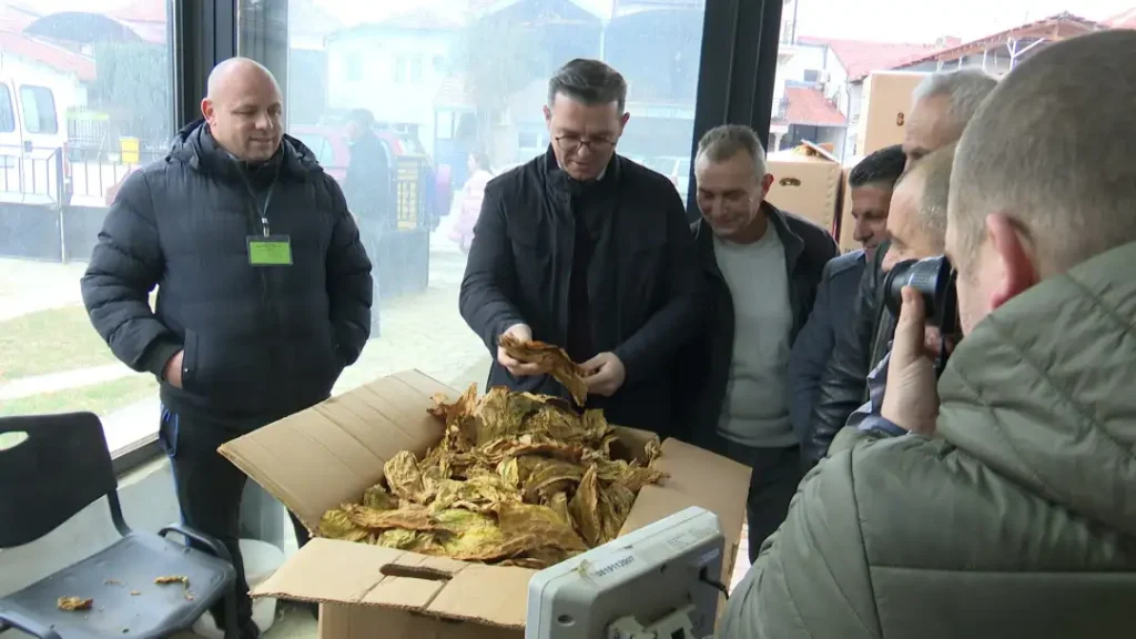 Премиерот тврди дека и производителите и откупувачите се задоволни од откупната цена на тутунот