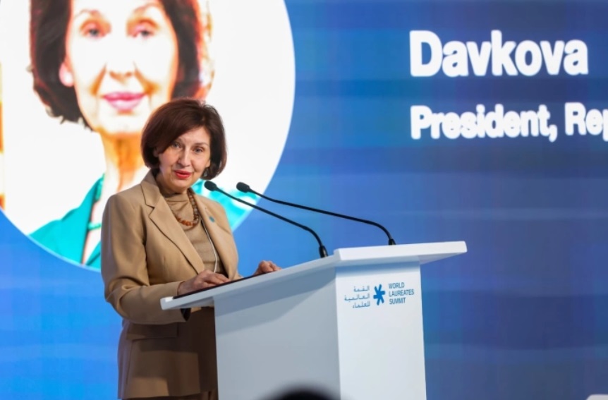 Сиљановска во Дубаи: Образованието е веќе триалог – наставник, ученик и вештачка интелигенција