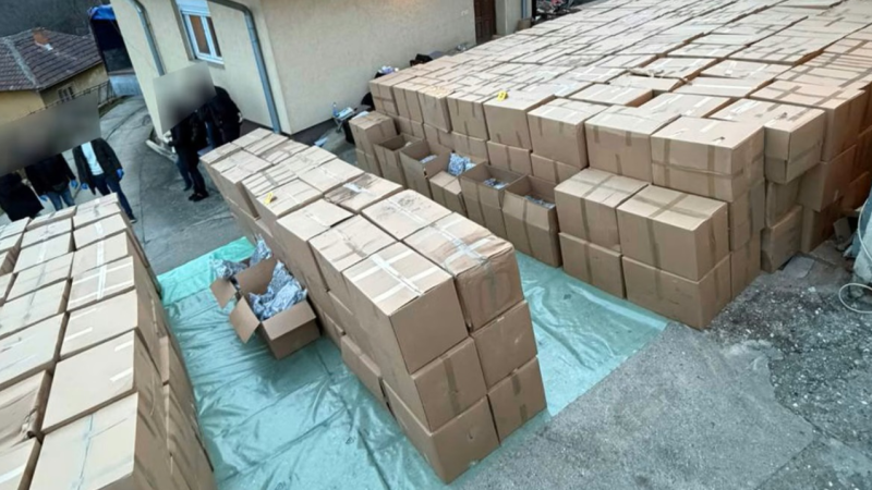 Дрогата од Македонија се транспортирала во Србија преку организирана мрежа, истрага за шест лица