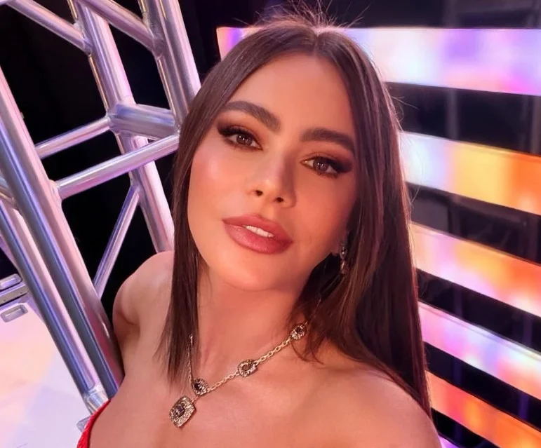 (Фото) Софија Вергара предизвика лавина коментари на интернет: луѓето не можат да престанат да се смеат