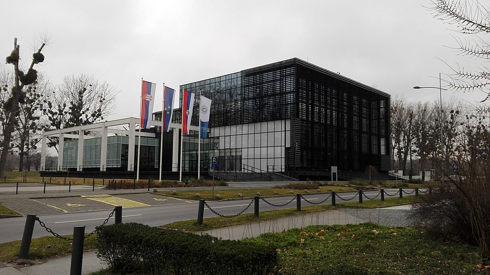 Деканите од Универзитетот во Нови Сад: Упадот во Ректоратот во Белград е удар врз автономијата на универзитетот