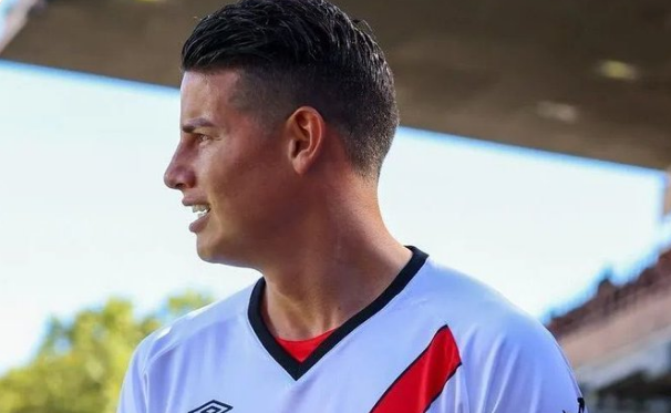 Џејмс Родригез беше итно префрлен во болница по натпреварот со Франција