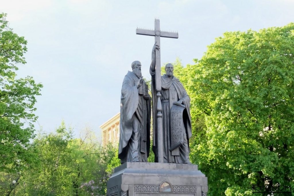 Руската и кинеската амбасада со честитки за Денот на сесловенските просветители