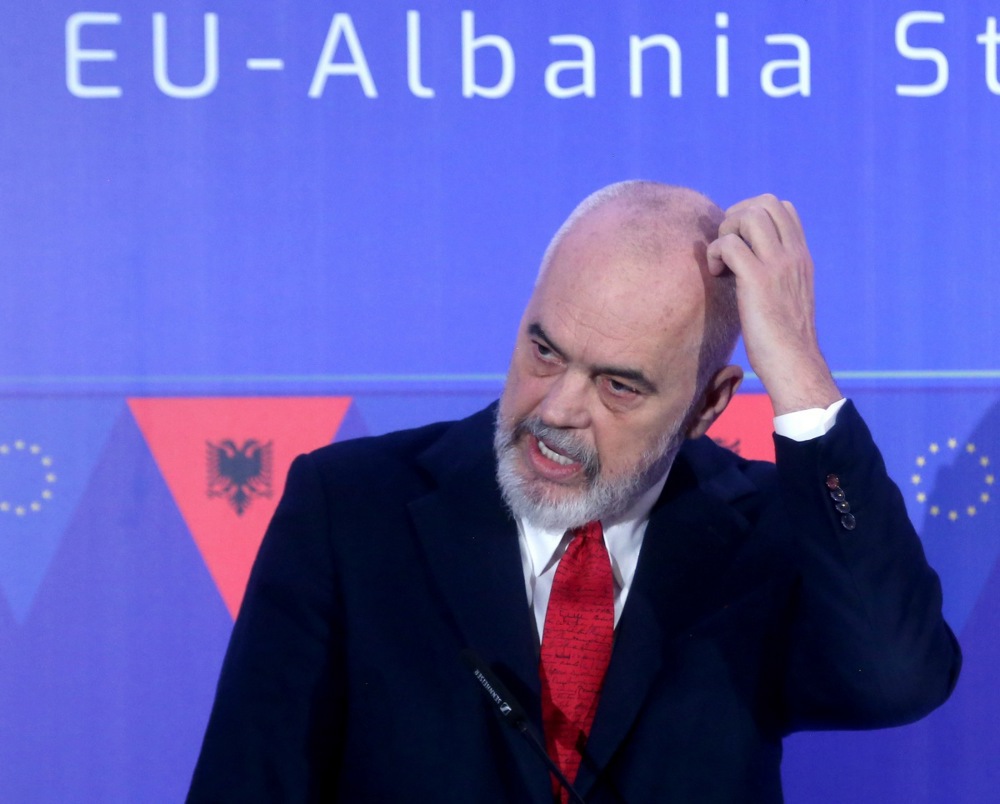 Рама: Албанија нема да издава пасоши на Албанци од Македонија според бугарскиот модел